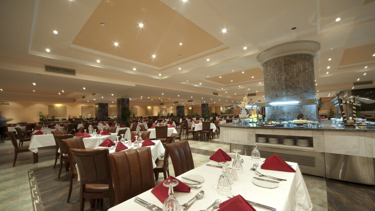 AMC Royal Hotel and Spa